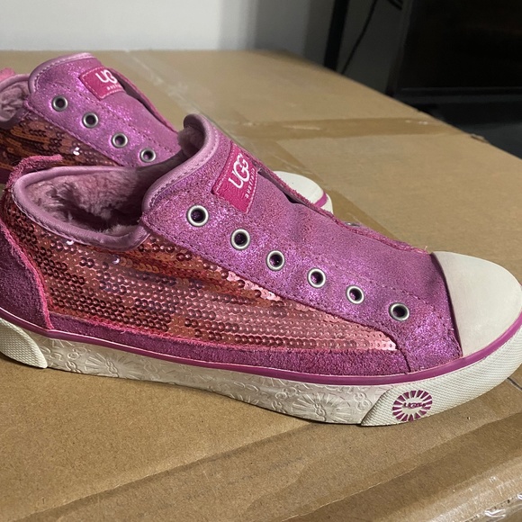 Ugg Sneakers - Picture 1 of 5